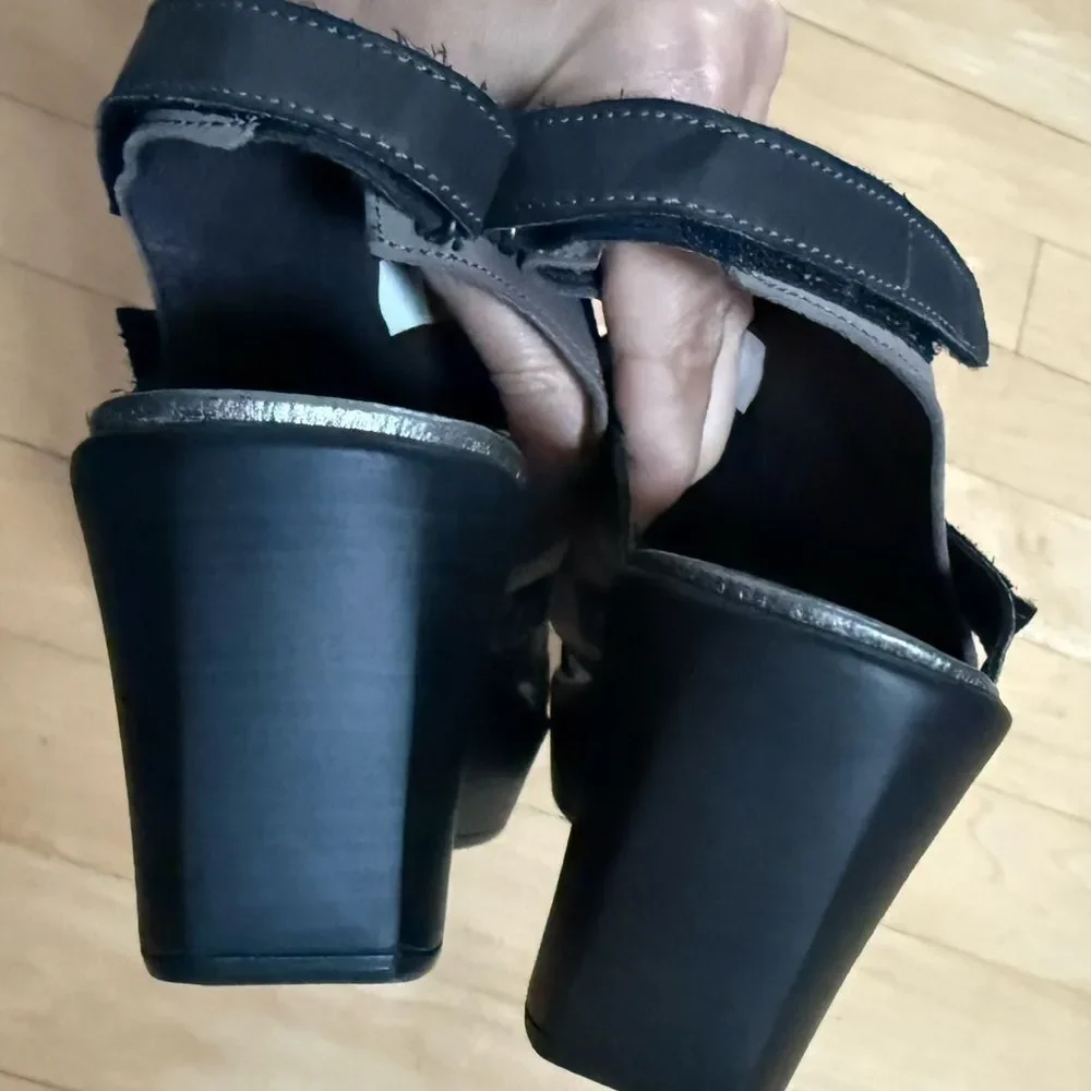 Naot Prestigehed Black/Gray Road Leather Wedge Sandal 40 NWOB